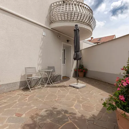 Art Διαμέρισμα